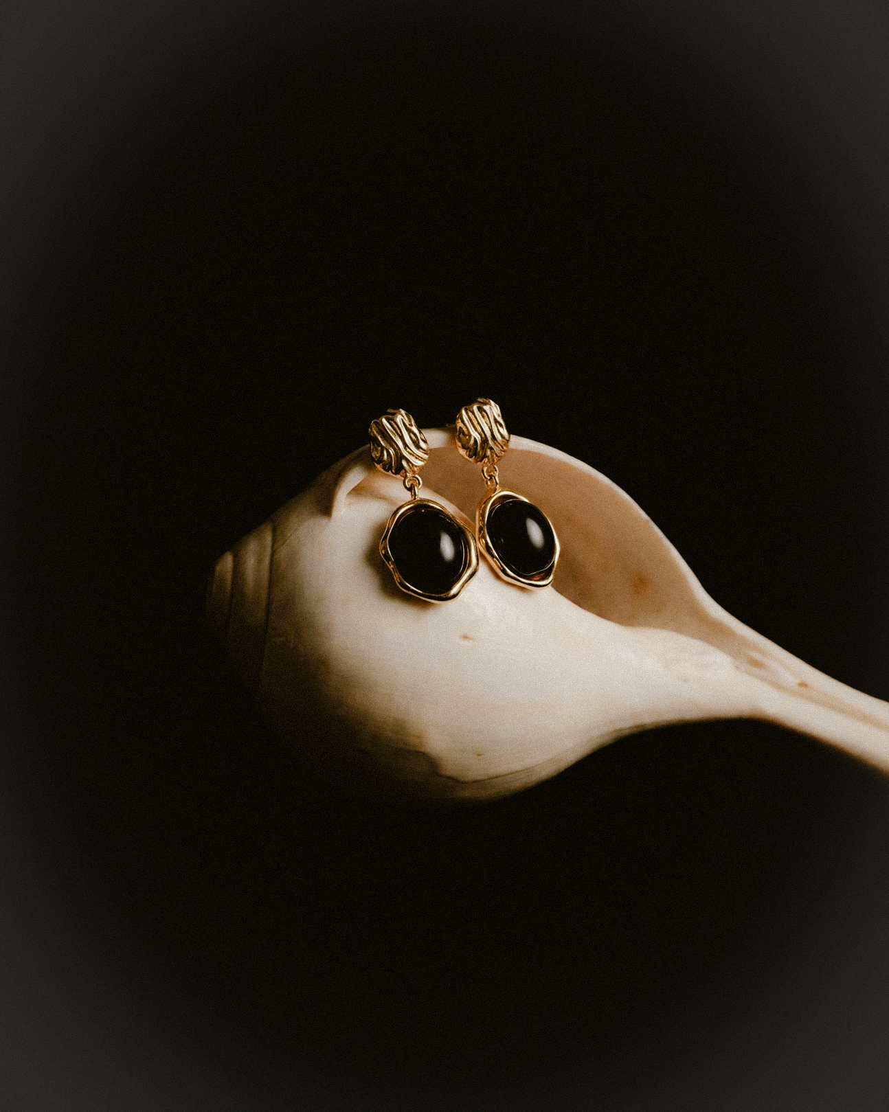 Ripple Drop Agate Earrings